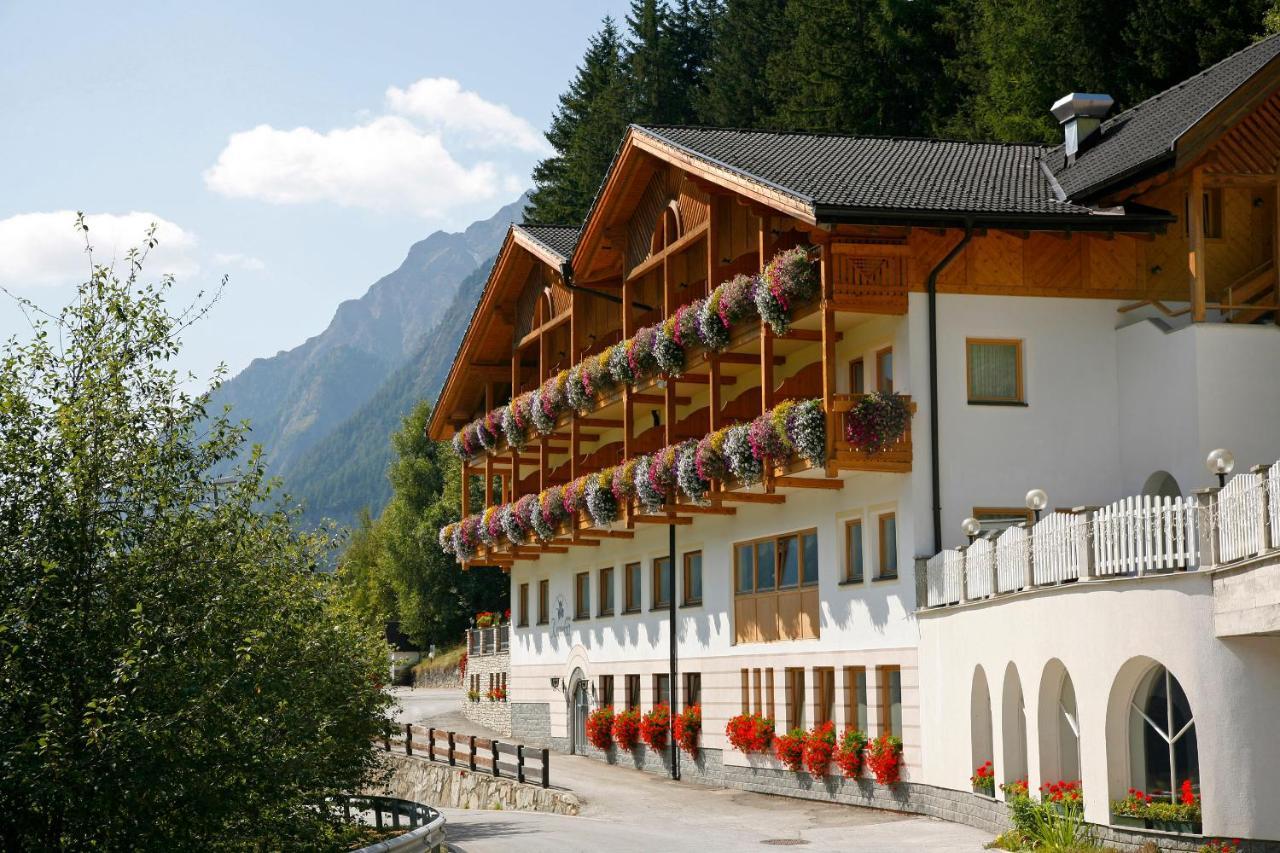 Hotel Kranebitt Val di Vizze Luaran gambar