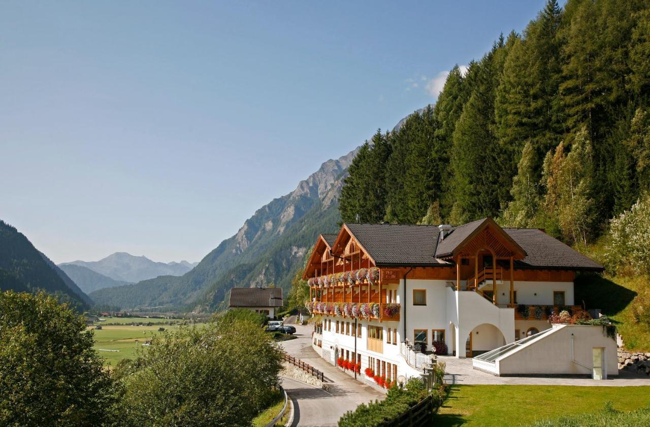Hotel Kranebitt Val di Vizze Luaran gambar