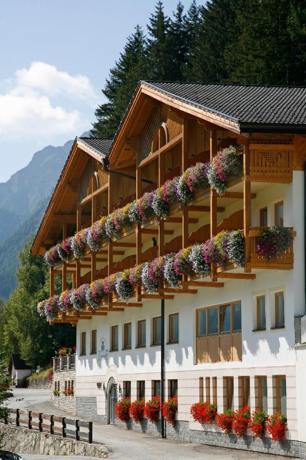 Hotel Kranebitt Val di Vizze Luaran gambar