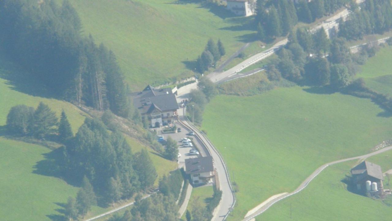 Hotel Kranebitt Val di Vizze Luaran gambar